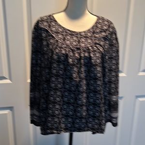 Cute Black and white blouse XL